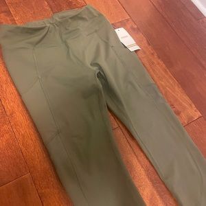 Stronger NWT Leggings